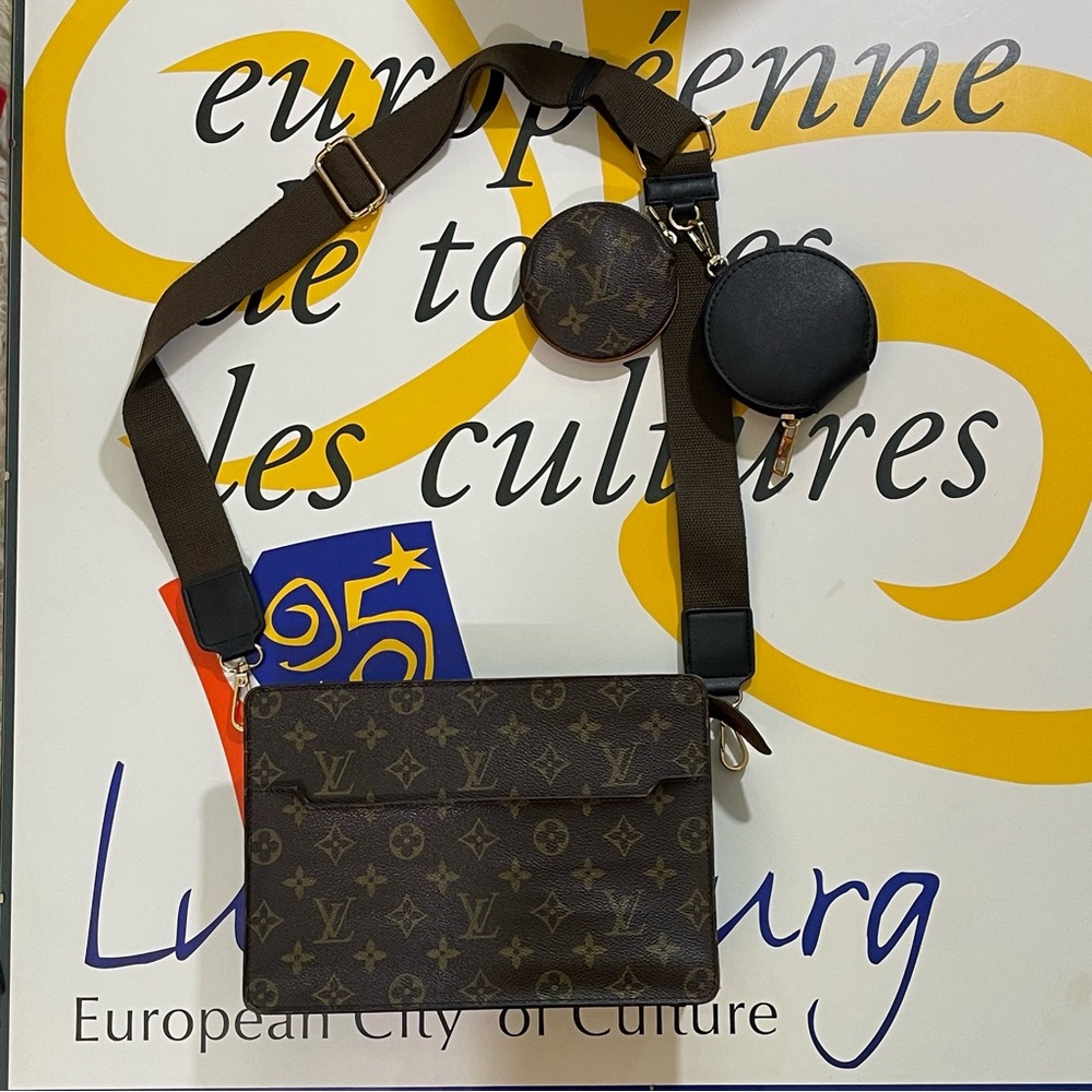 Multi Louis Vuitton New Pochette Straps, sample listing - Picture 5 of 12